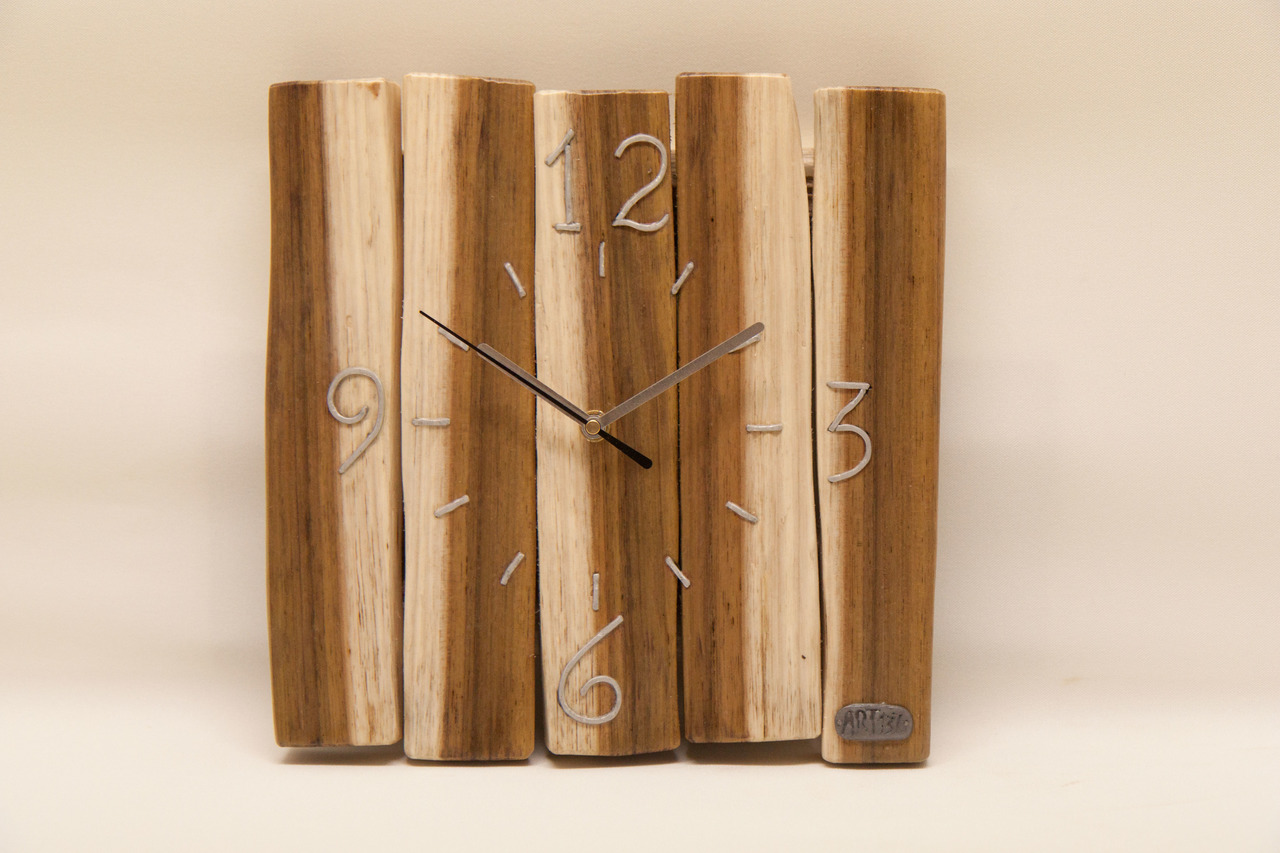 Wall clock AlbusLepusIV